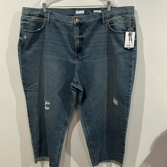 sofia by sofia vergara Denim - Sofia Jeans Lift and Sculpt Crop Slim Straight Super High Rise Jeans